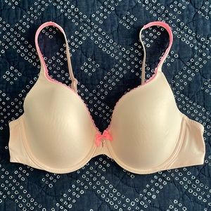 Victoria’s Secret Body By Victoria Lined Perfect Coverage Size 36C
